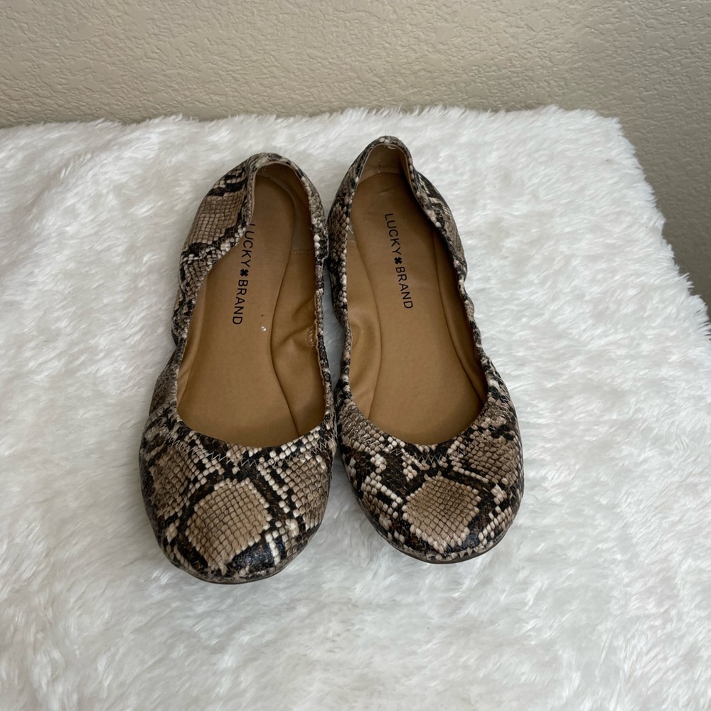 Lucky brand flats